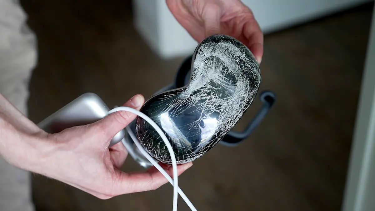 Apple Vision Pro durability test: revealing the resilience thresholds of glass
